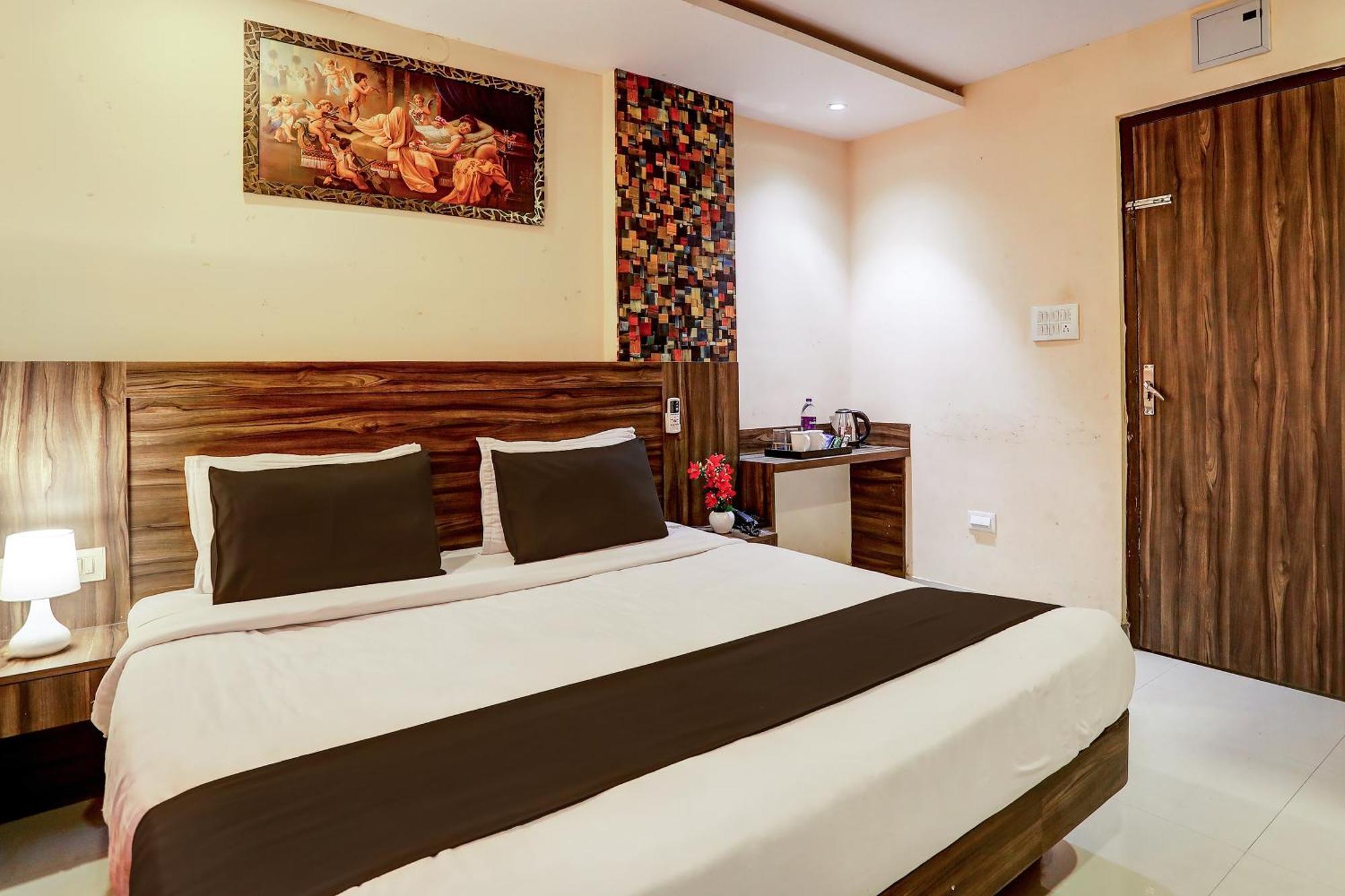 Super Hotel O Vaishnavi Inn Hyderabad Exterior foto