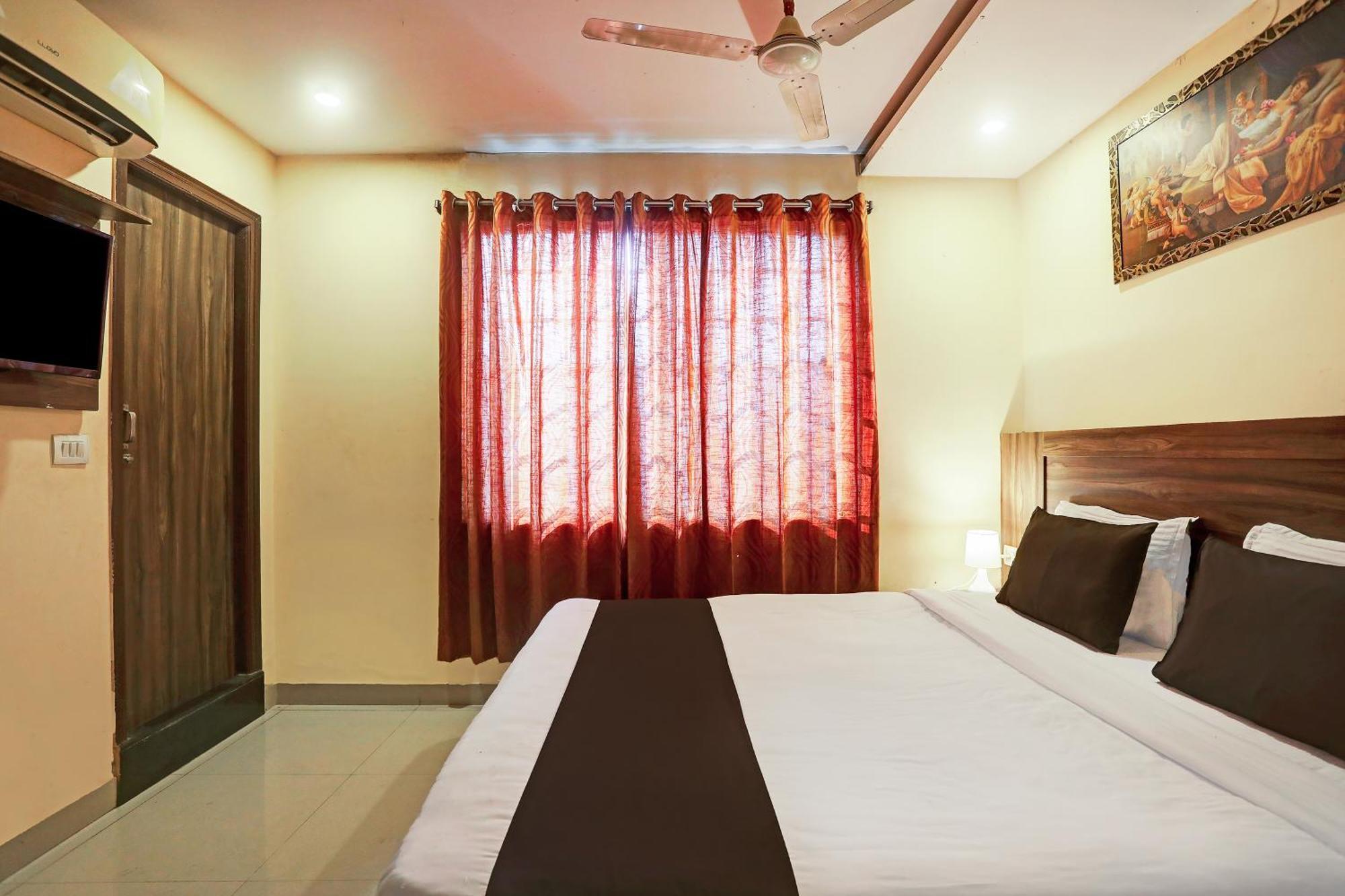 Super Hotel O Vaishnavi Inn Hyderabad Exterior foto